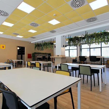 Villa Alojamiento Y Congresos - Villa Universitaria San Vicente Raspeig Bagian luar foto
