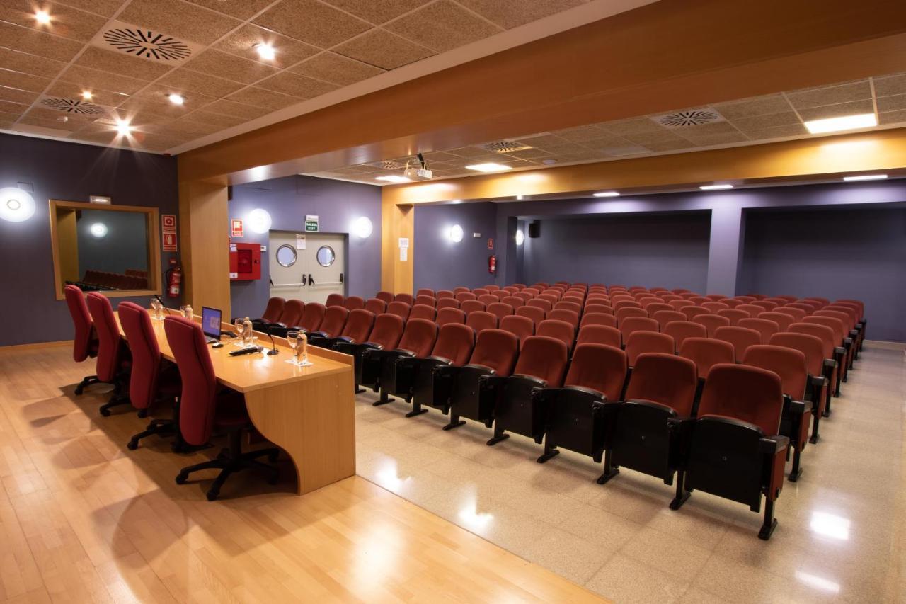Villa Alojamiento Y Congresos - Villa Universitaria San Vicente Raspeig Bagian luar foto