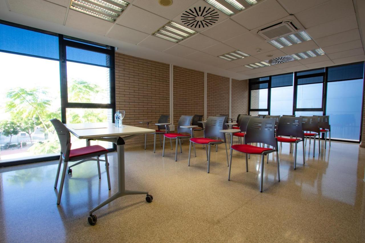 Villa Alojamiento Y Congresos - Villa Universitaria San Vicente Raspeig Bagian luar foto