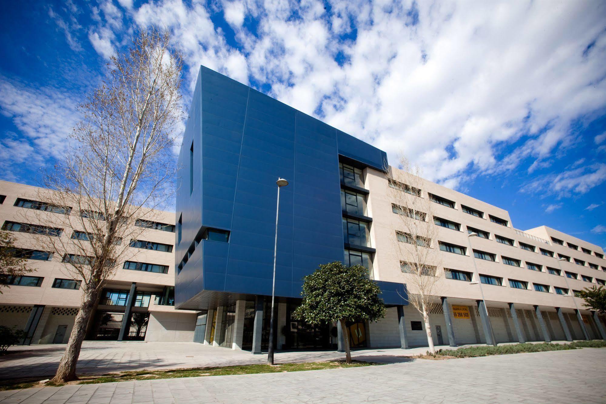 Villa Alojamiento Y Congresos - Villa Universitaria San Vicente Raspeig Bagian luar foto