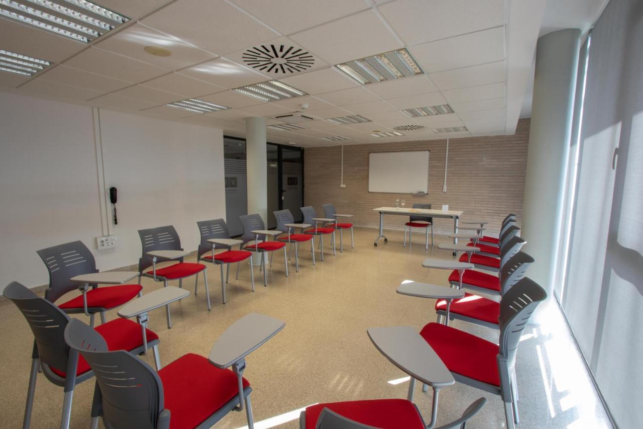 Villa Alojamiento Y Congresos - Villa Universitaria San Vicente Raspeig Bagian luar foto